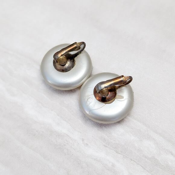 Vintage Clip On Earrings Classic Style Glam Large Faux Pearl Statement - Picture 8 of 8
